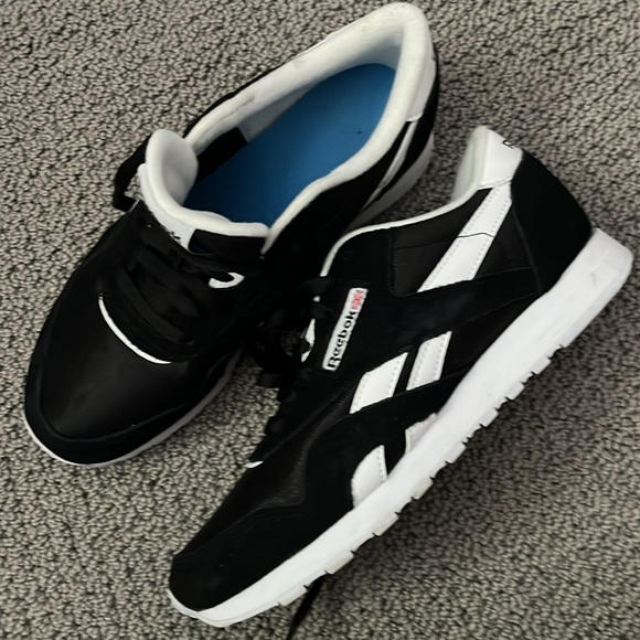 Reebok sneakers Size 9 - Picture 4 of 5